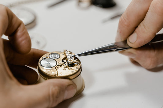 Signs of a Counterfeit Luxury Watch: 10 Red Flags Smart Buyers Check First
